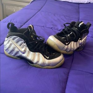 Men’s size 9 foam-posits
